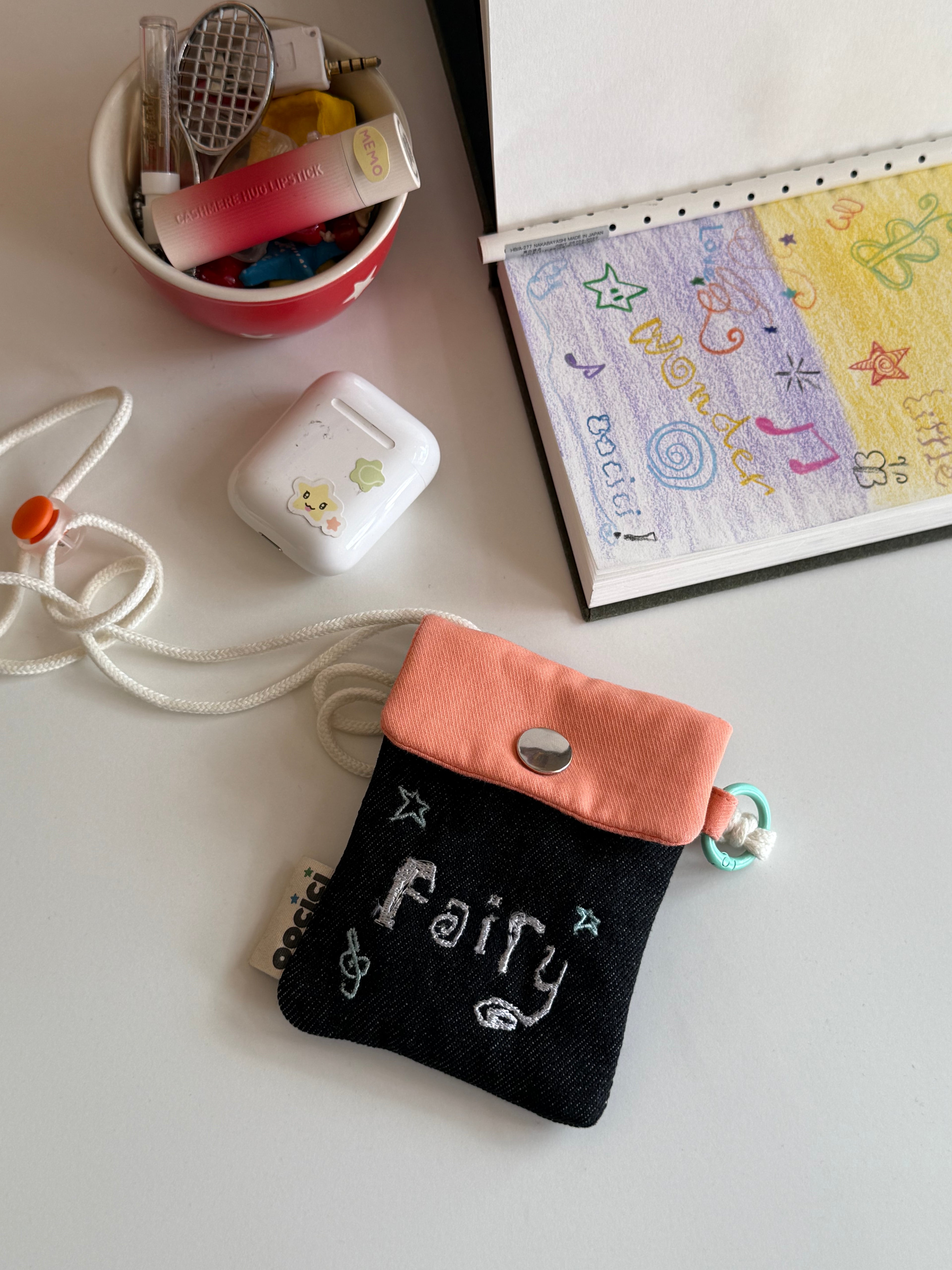 Little Wonders – mini pouch with neck strap