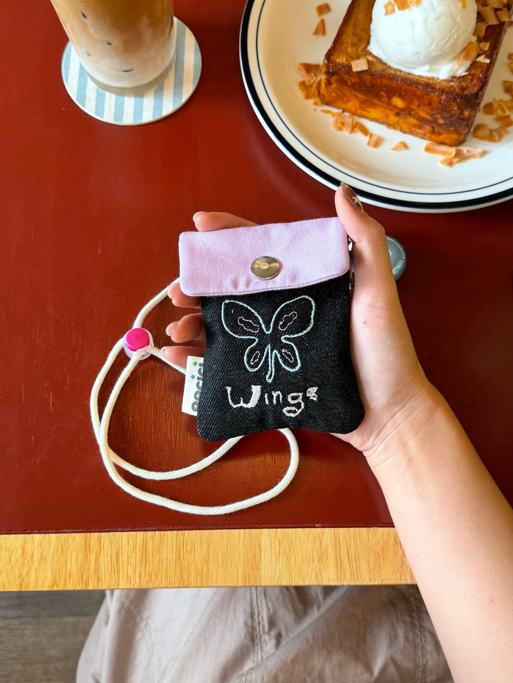 Little Wonders – mini pouch with neck strap