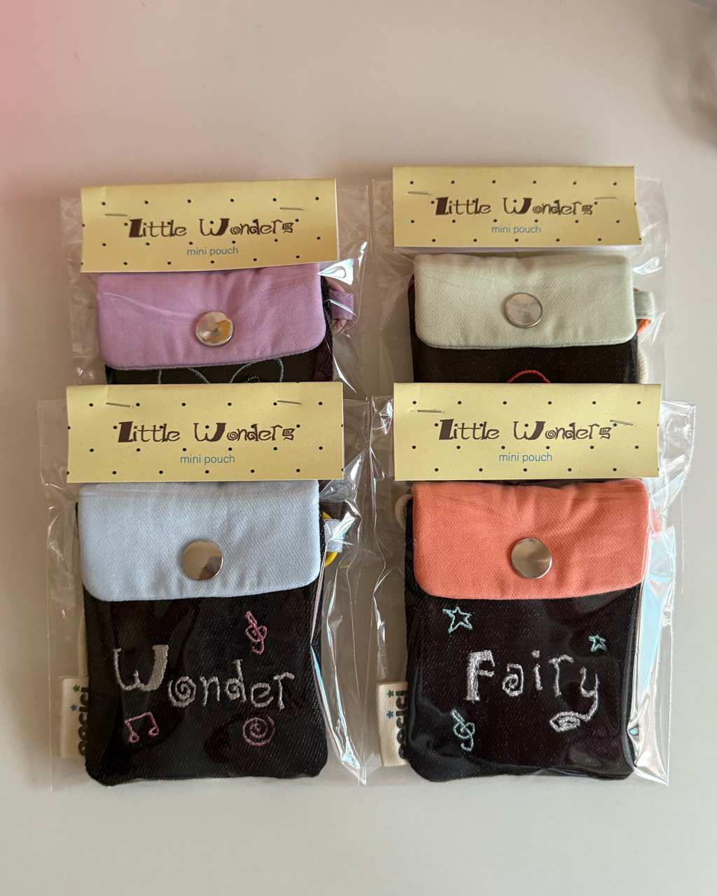 Little Wonders – mini pouch with neck strap