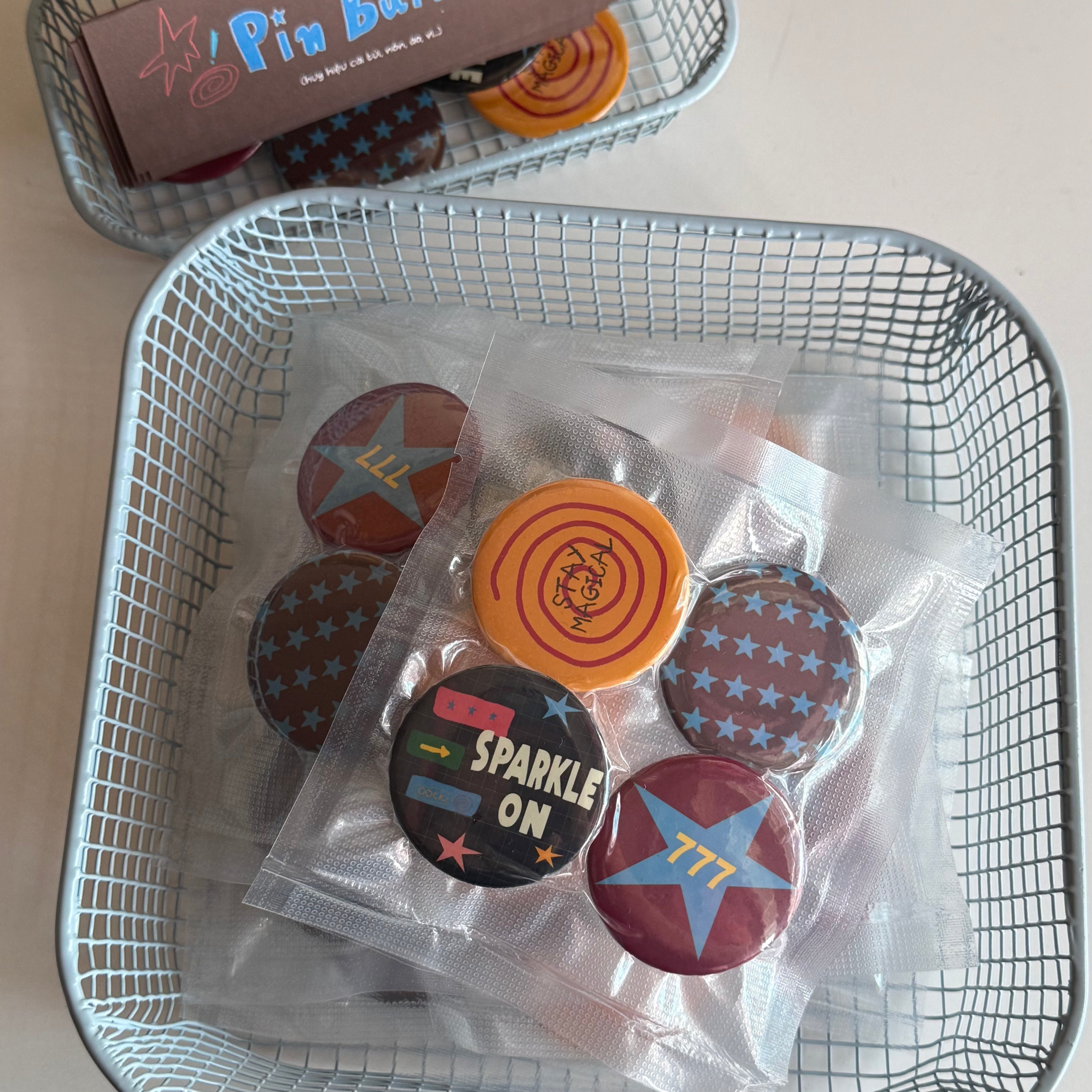 777 • PIN BUTTON SET