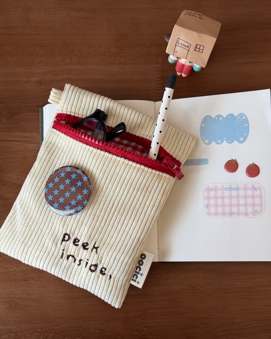 Peek Inside Zipper Pouch