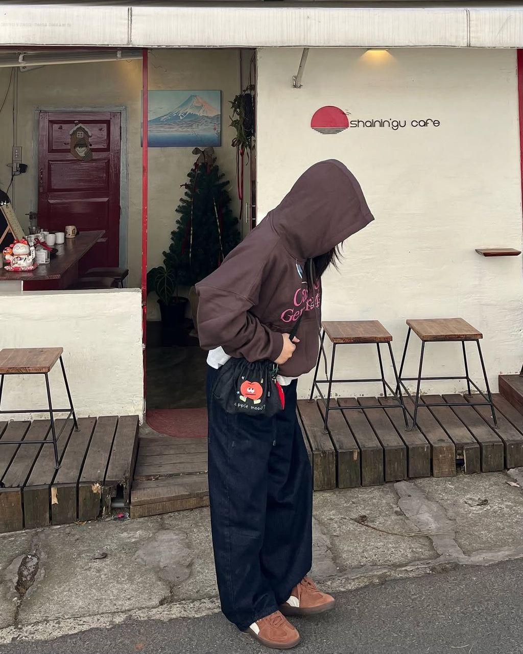 Apple Bucket Bag • Túi dây rút jean hình thêu ‘apple mood’ đeo chéo