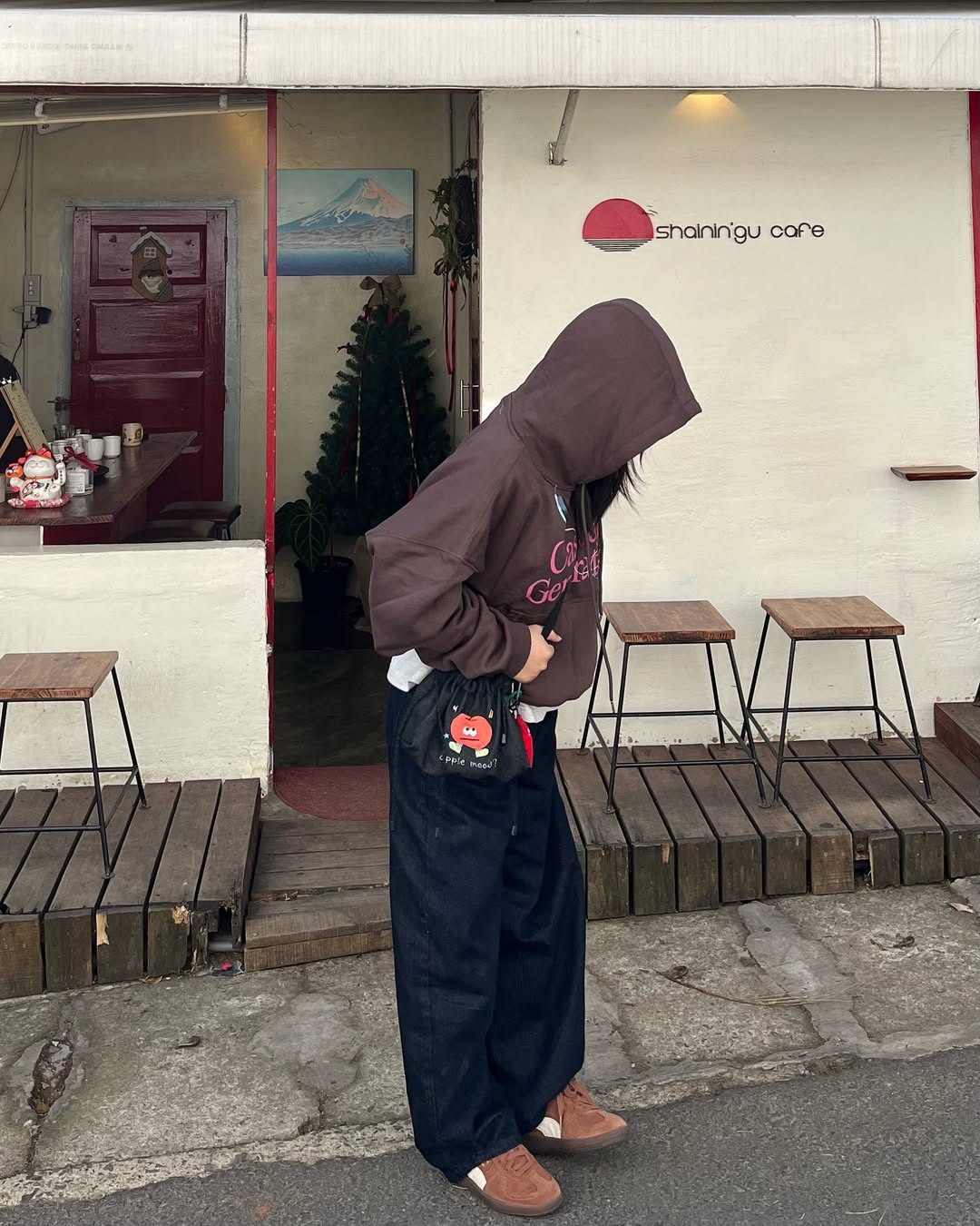 Apple Bucket Bag • Túi dây rút jean hình thêu ‘apple mood’ đeo chéo