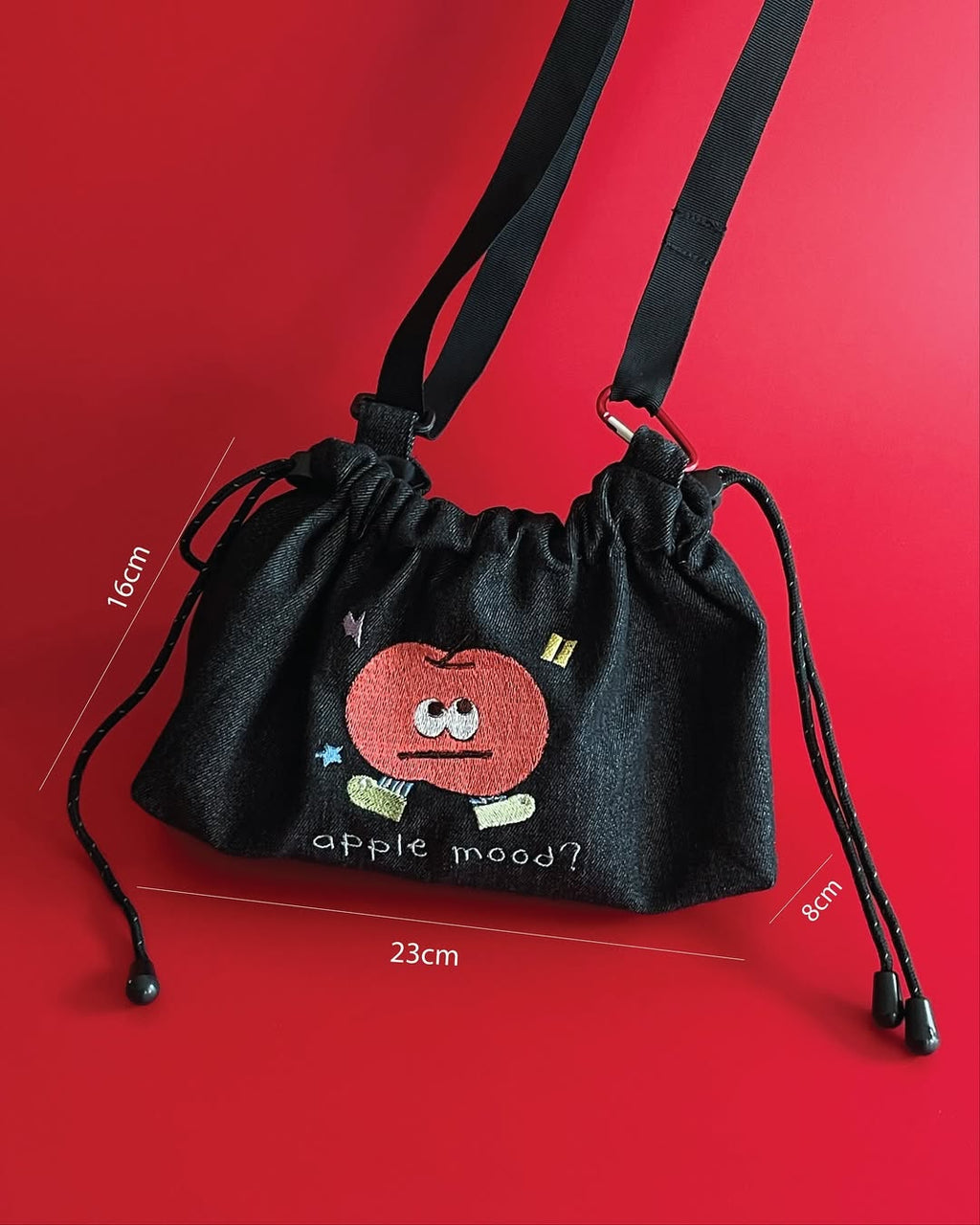 Apple Bucket Bag • Túi dây rút jean hình thêu ‘apple mood’ đeo chéo
