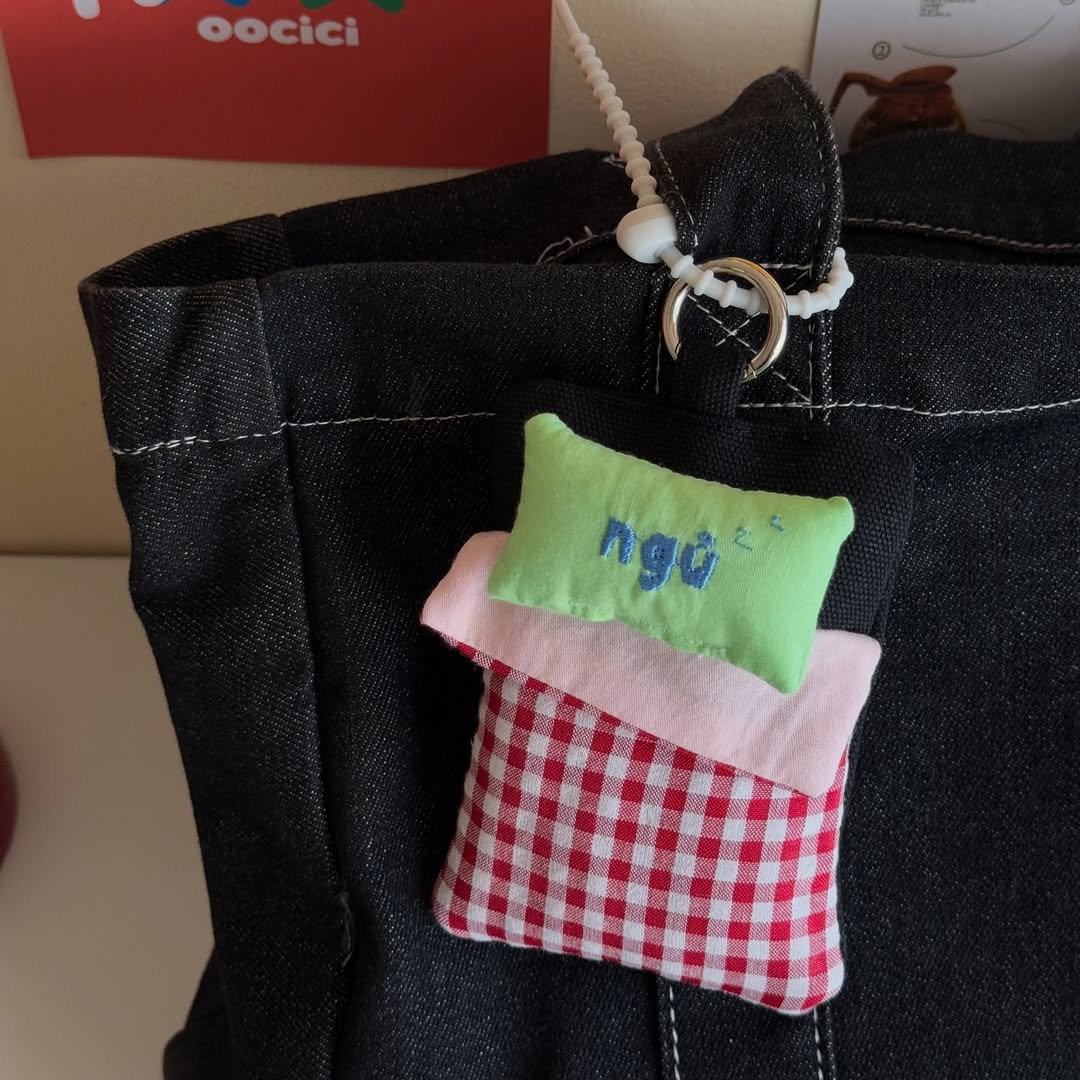 Móc Khoá “chiếc giường di động”  cho AirPods/Earpods